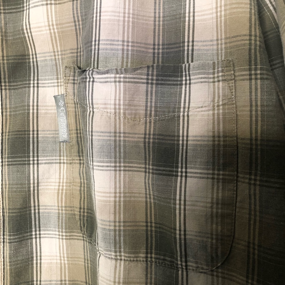 Columbia Long Sleeve Button Down Shirt Size XL - Picture 6 of 8